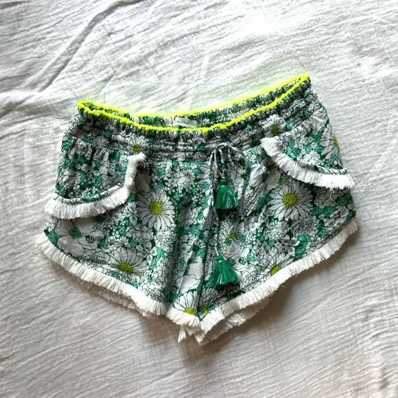 Poupette St. Barth Other - Poupette St Barth Girls Lulu a Fleur Flower Shorts